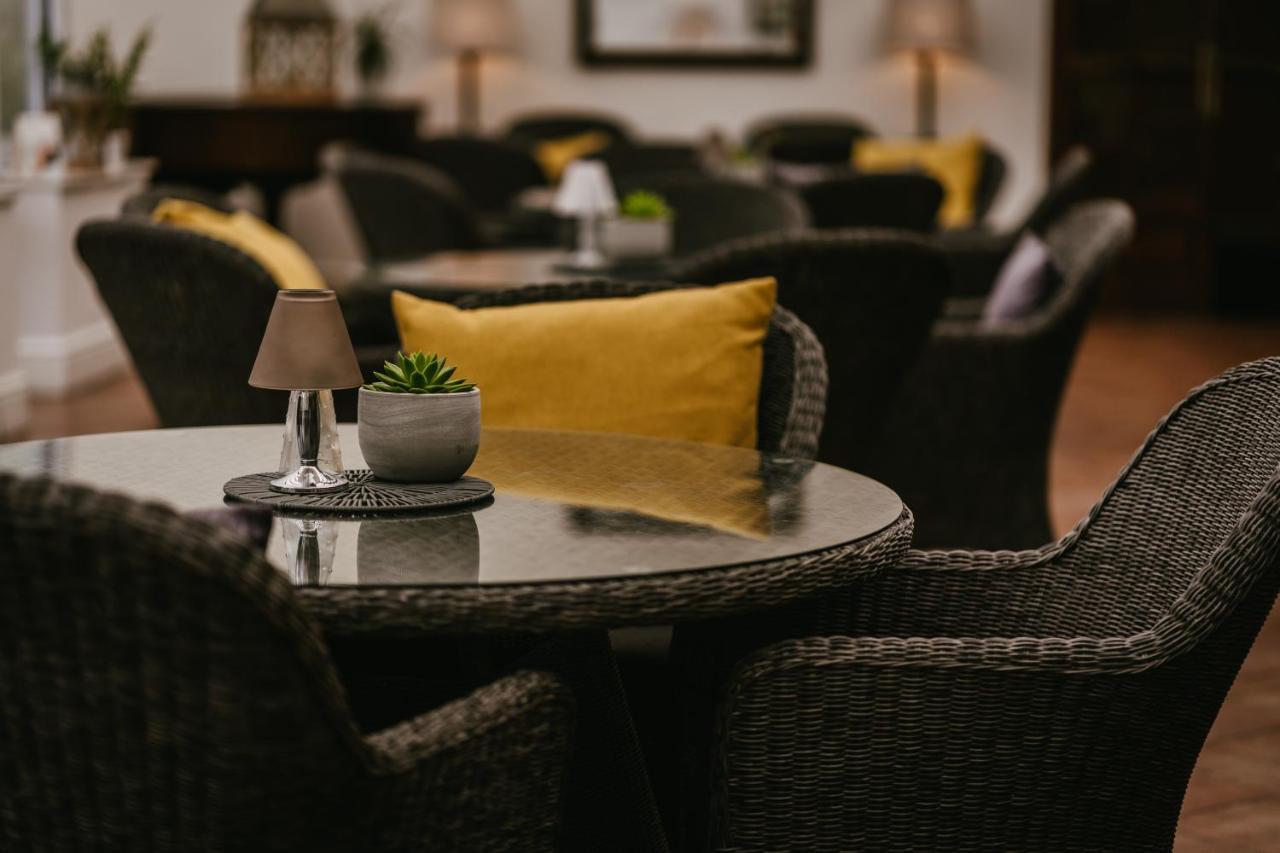 Rowton Hall Hotel And Spa Chester Dış mekan fotoğraf
